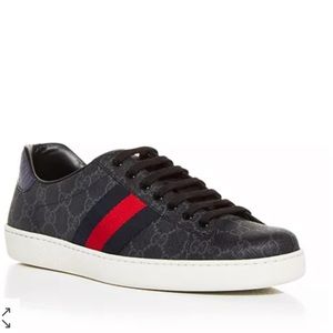 Gucci Gucci
Men's Monogram Low Top Sneakers 6.5 women 8